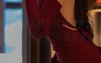 秀人网 – 为什么要下载高清茜茜Kimi学姐的写真？你自己试试就知道了！