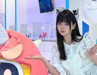 白衬衫与秋山AkI，作品里的无辜气息让我瞬间心动！
