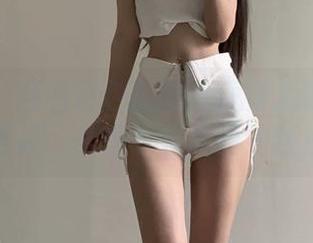 微密圈 – 翻看粉色的猪陈佩奇后妈蕾丝裙图集：从细节看美丽的叛逆