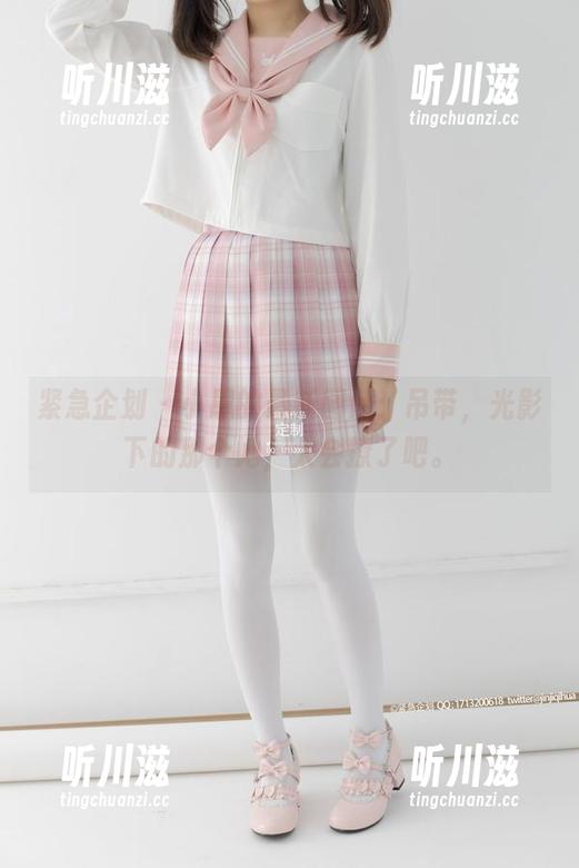 紧急企划 - 小恩的最新图册：吊带，光影下的那个她，太会撩了吧。