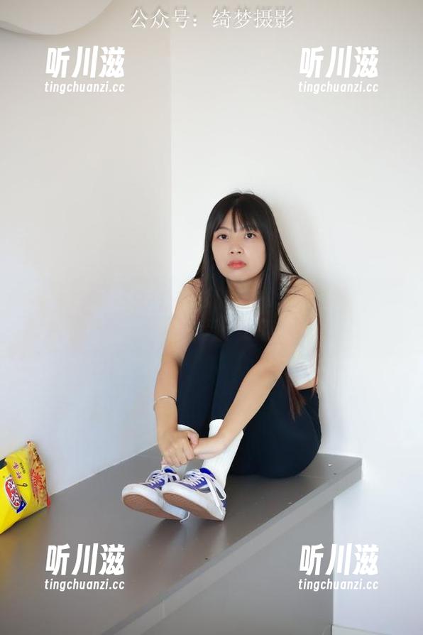 绮梦摄影 - 穿白衬衫的艺术：子涵私房图集里的清新气息！