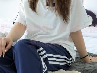 绮梦摄影 – 精选瞬间：木木的美腿，光影交织的秘密