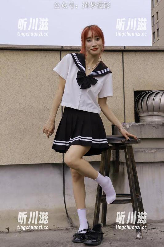绮梦摄影 - 露露的校园写真：这些高清照片带你重温那个无忧无虑的青春