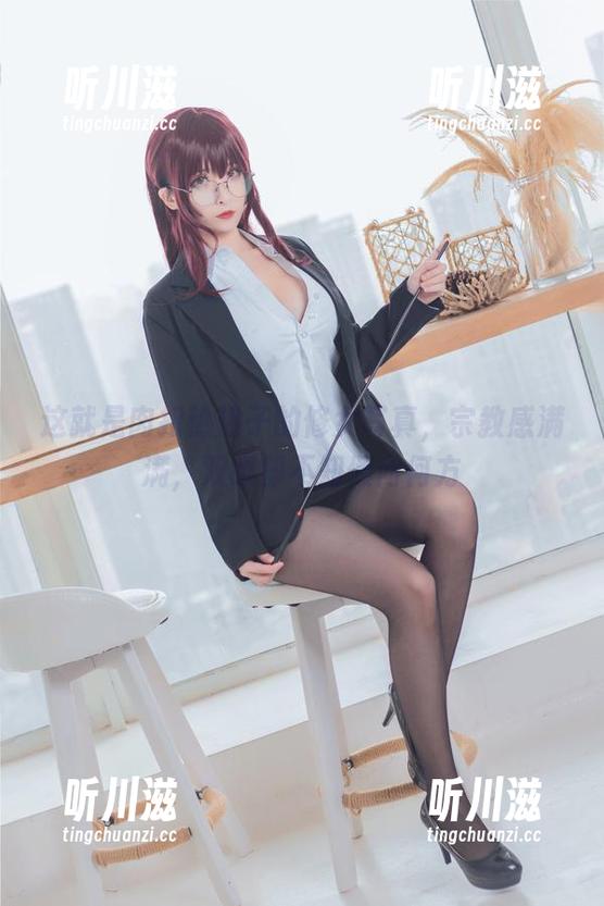 这就是肉扣热热子的修女写真，宗教感满满，双眼却不知倾向何方