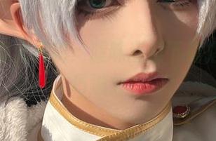 红裙写真大揭秘：腥味猫罐下载指南，技巧满分！