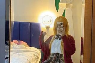 写真资源探险：跟随芋圆侑子的婚纱梦游仙境