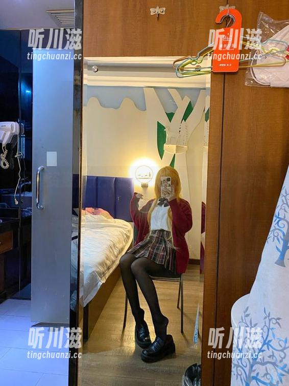 写真资源探险：跟随芋圆侑子的婚纱梦游仙境