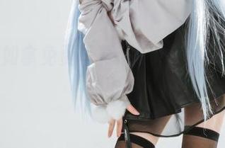 逃课不如拿免费写真，校园花铃Hana带你飞！