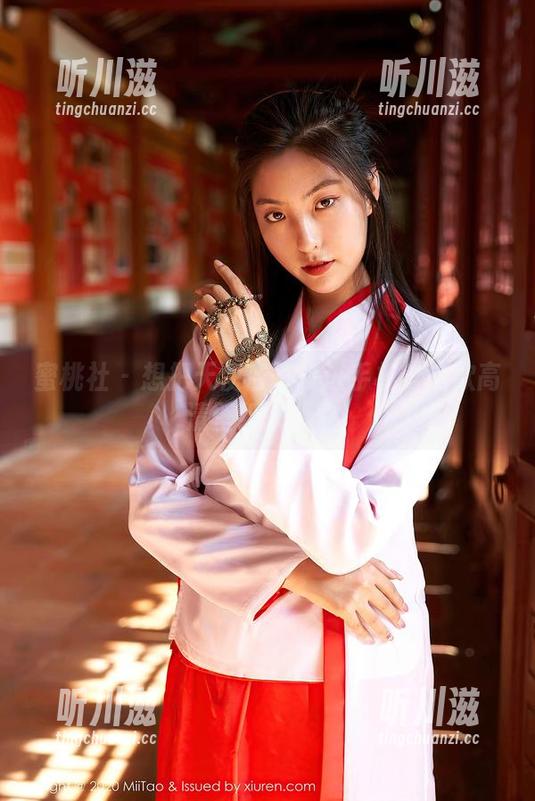 蜜桃社 - 想把天使杏子装进手机？这款高清壁纸来帮你!