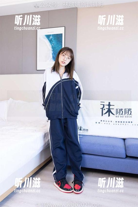 袜啵啵-小甜豆 袜啵啵 - 私拍写真:小甜豆带你体验奶油蛋糕和果冻剧情,真的很容易上瘾!