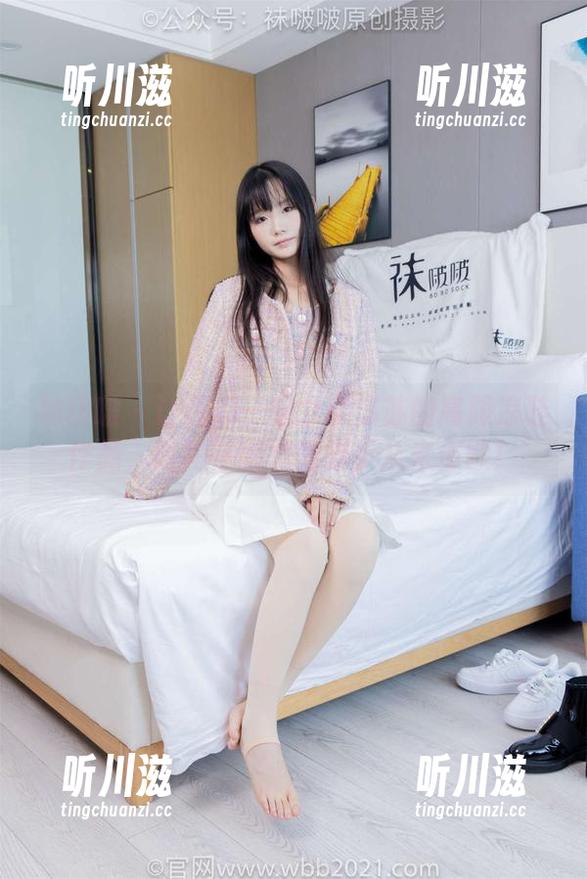 袜啵啵 - 让我们一起分享苏苏的高跟凉鞋作品，时尚与幽默的脚步从未停歇！