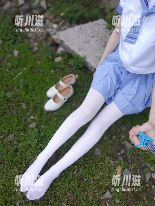 西尔酱内衣写真：每个细节都在轻声呼唤‘看我看我’！
