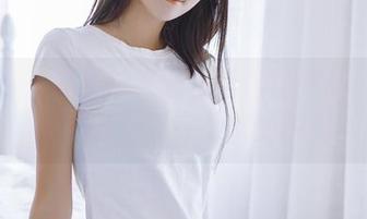 轰趴猫 – 曲曲带来的最新丝袜作品：让你的眼神停留在柔软的瞬间