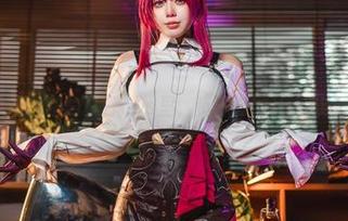 在阿九从不咕咕的夏日cos里，资源好到让人想给她点赞！