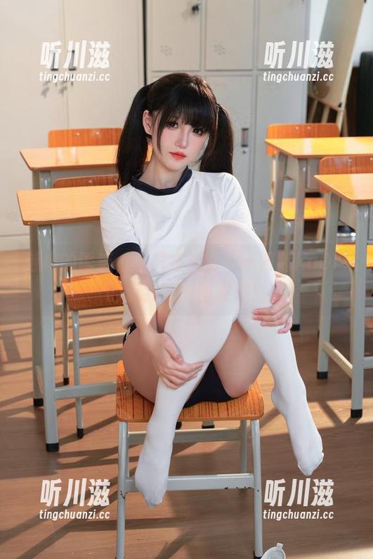 魅魔的诱惑，不只在光影——阿薰kaOri的蓝羽毛原图发布！