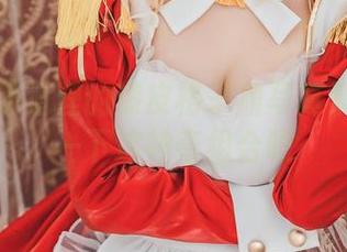 雯妹不讲道理的漆皮格子裙写真集：分享一下这神奇组合吧