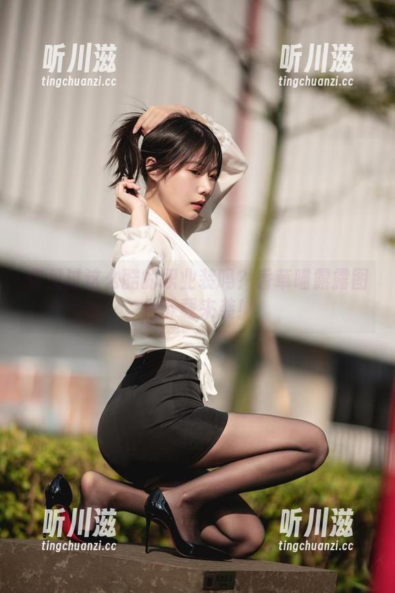 香草喵露露 你见过这么酷的职业装吗?香草喵露露图包下载来袭!