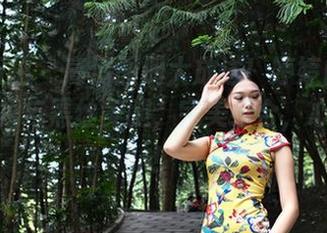 魔镜街拍 – 高清图册大放送！婷婷白色吊带连衣裙与黑丝美腿，完美组合，心动不已！