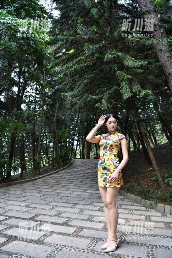 魔镜街拍 - 高清图册大放送！婷婷白色吊带连衣裙与黑丝美腿，完美组合，心动不已！